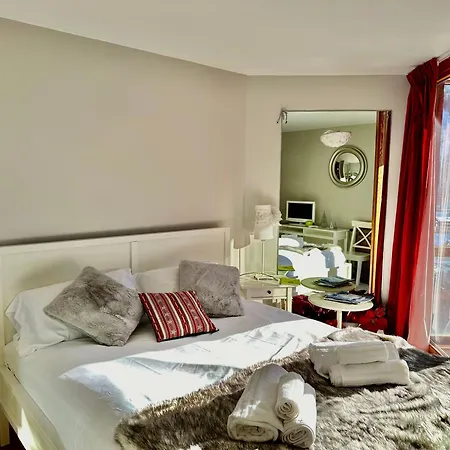 Luxury 4beds Ski-in&out Large! *