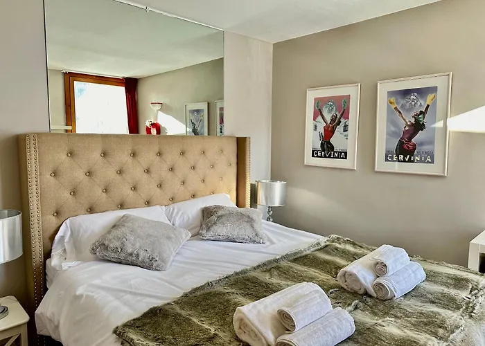 Luxury 4beds Ski-in&out Large! *