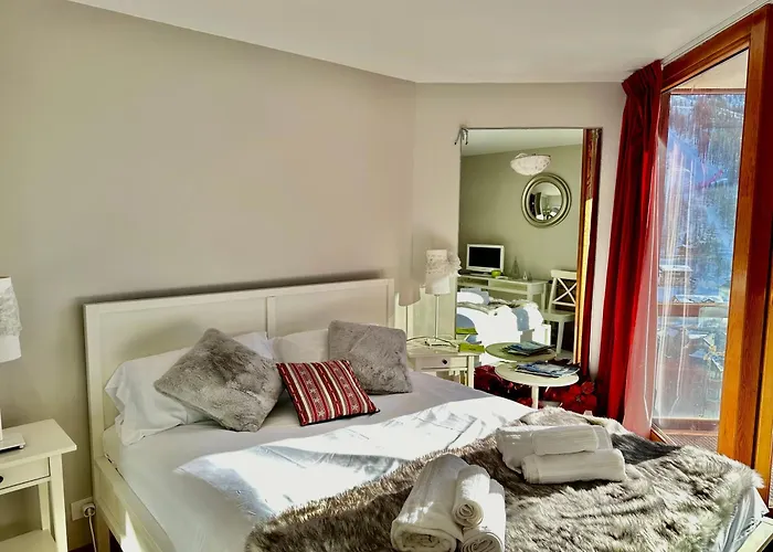 Luxury 4beds Ski-in&out Large! *