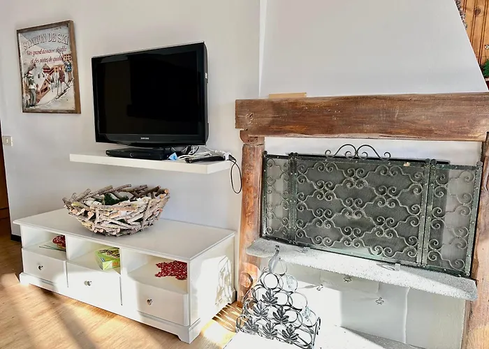 Luxury 4beds Ski-in&out Large! 公寓 布勒伊-切尔维尼亚