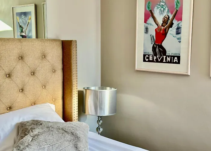 Luxury 4beds Ski-in&out Large! 公寓 布勒伊-切尔维尼亚