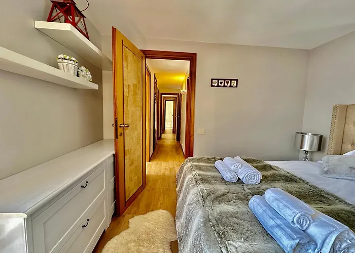 Luxury 4beds Ski-in&out Large! *