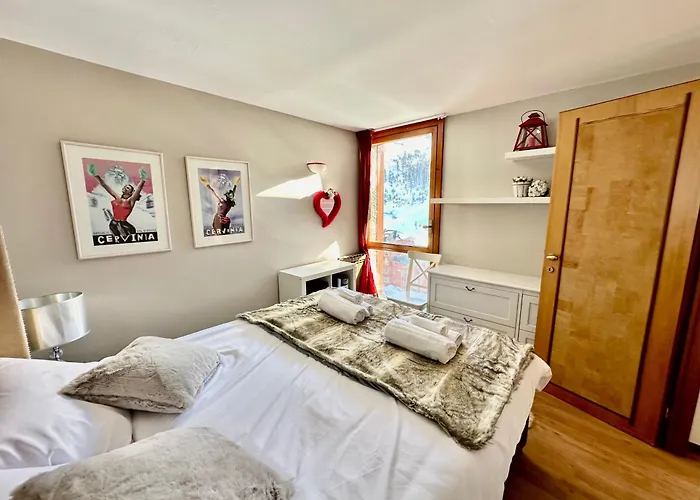 Luxury 4beds Ski-in&out Large! 公寓 布勒伊-切尔维尼亚