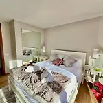 Luxury 4beds Ski-in&out Large! Брей-Червиния