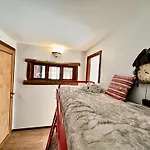 Апартаменты Luxury 4beds Ski-in&out Large! *