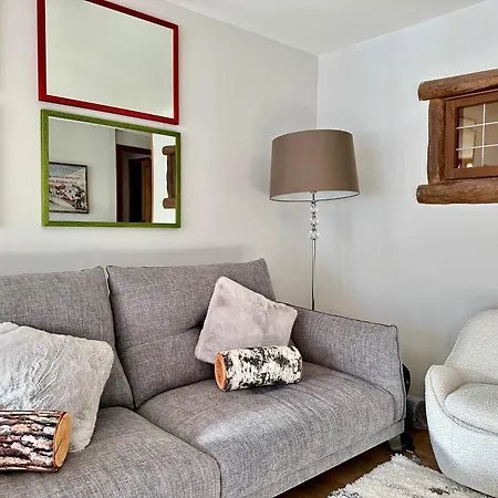 Luxury 4beds Ski-in&out Large! * Breuil-Cervinia