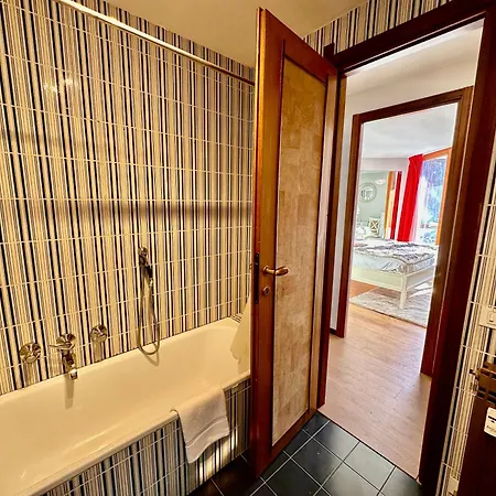 Апартаменти Luxury 4beds Ski-in&out Large! Брей-Червінія