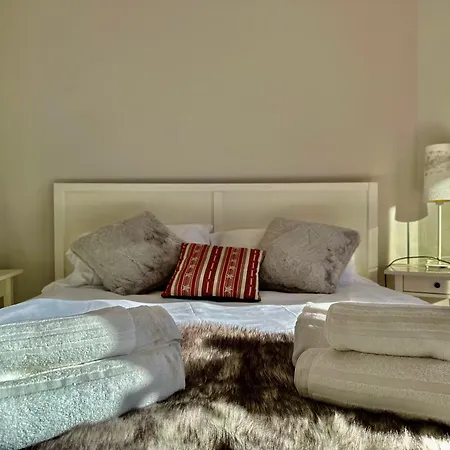 Luxury 4beds Ski-in&out Large! Брей-Червінія