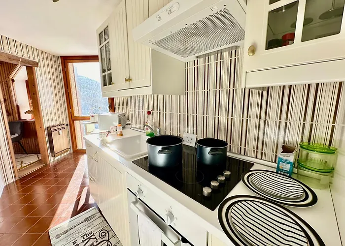 Luxury 4beds Ski-in&out Large! Апартаменти *