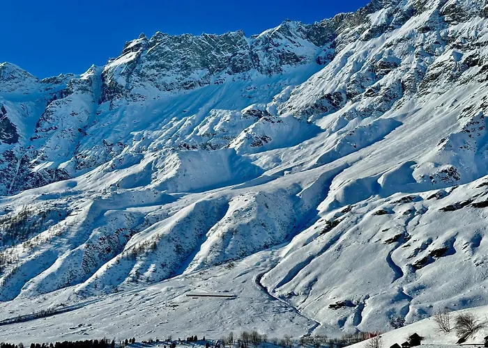 Luxury 4beds Ski-in&out Large! * Брей-Червінія