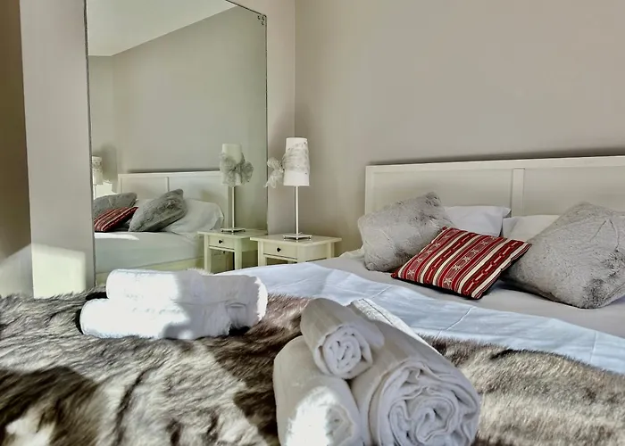 Luxury 4beds Ski-in&out Large! *