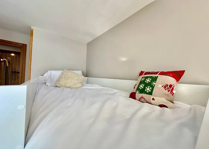 Апартаменти Luxury 4beds Ski-in&out Large!